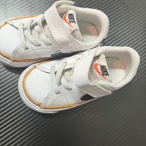 Nike toddler sneakers